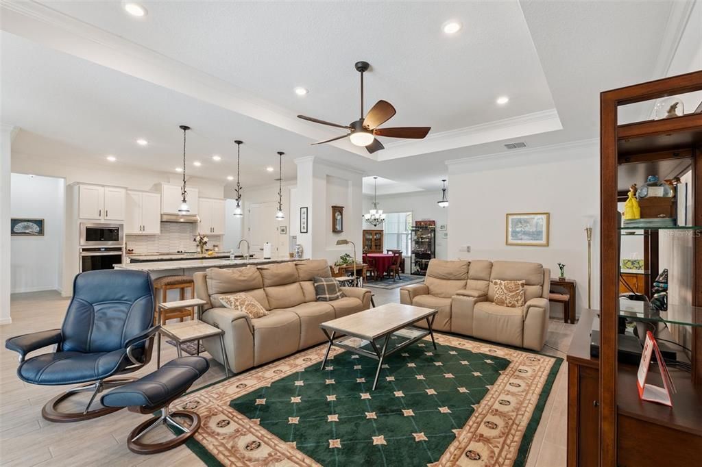 Activo con contrato: $779,000 (4 camas, 3 baños, 2826 Pies cuadrados)