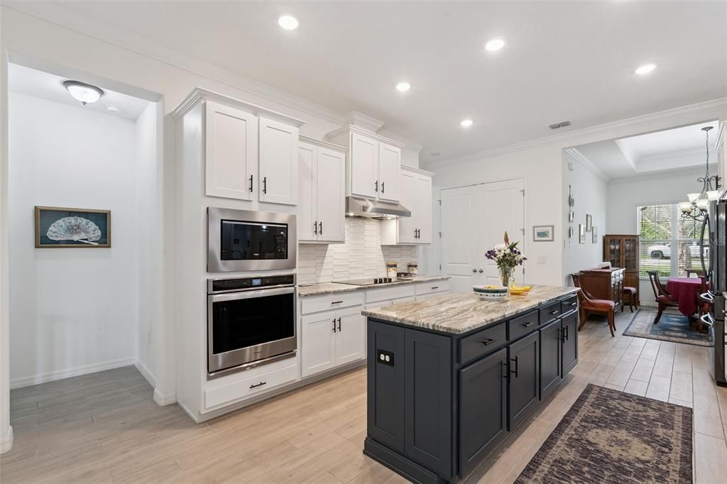 Activo con contrato: $779,000 (4 camas, 3 baños, 2826 Pies cuadrados)