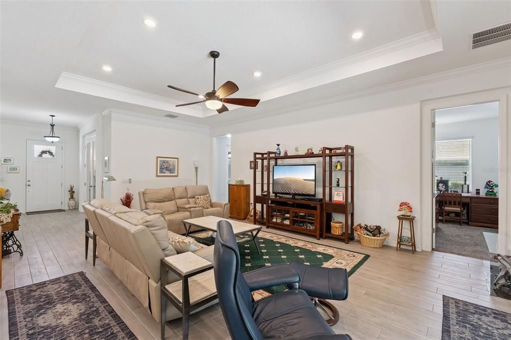 Activo con contrato: $779,000 (4 camas, 3 baños, 2826 Pies cuadrados)