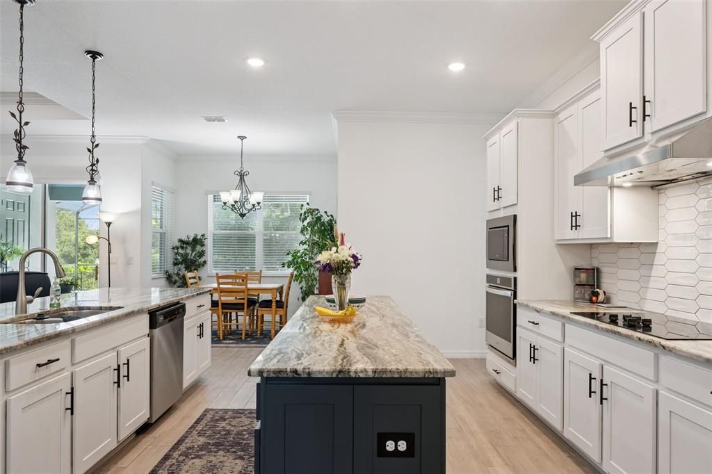 Activo con contrato: $779,000 (4 camas, 3 baños, 2826 Pies cuadrados)