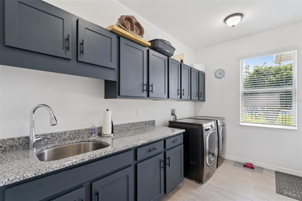 Activo con contrato: $779,000 (4 camas, 3 baños, 2826 Pies cuadrados)