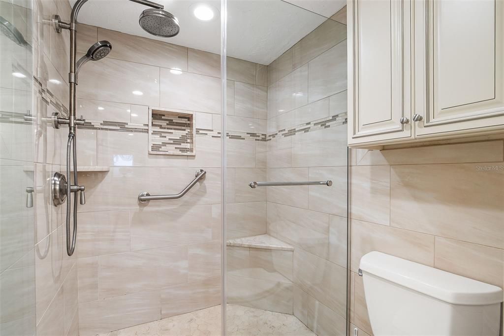 En Venta: $249,900 (2 camas, 2 baños, 1075 Pies cuadrados)