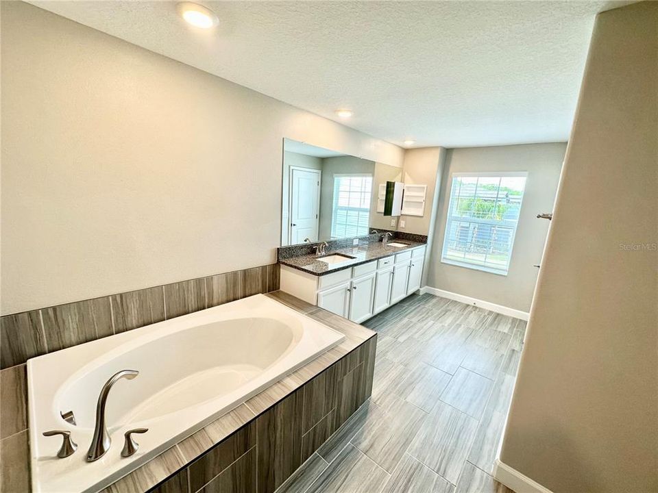 For Rent: $2,675 (3 beds, 2 baths, 2319 Square Feet)