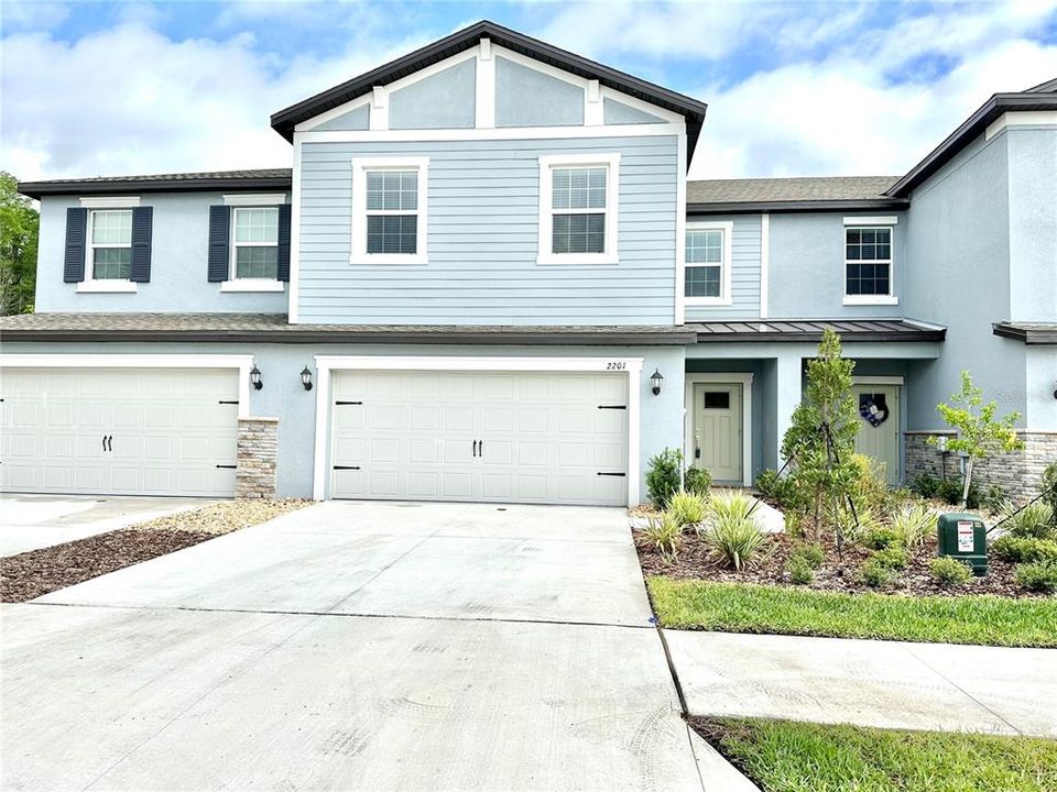 For Rent: $2,675 (3 beds, 2 baths, 2319 Square Feet)