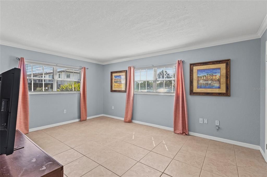 На продажу: $120,000 (1 спален, 1 ванн, 745 Квадратных фут)