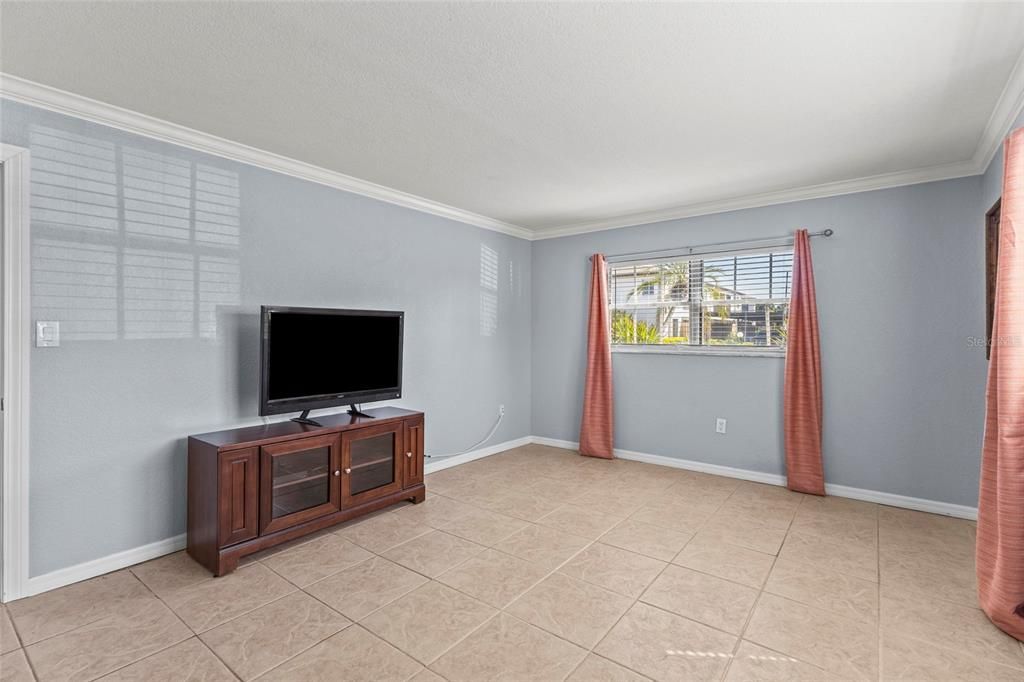 На продажу: $120,000 (1 спален, 1 ванн, 745 Квадратных фут)