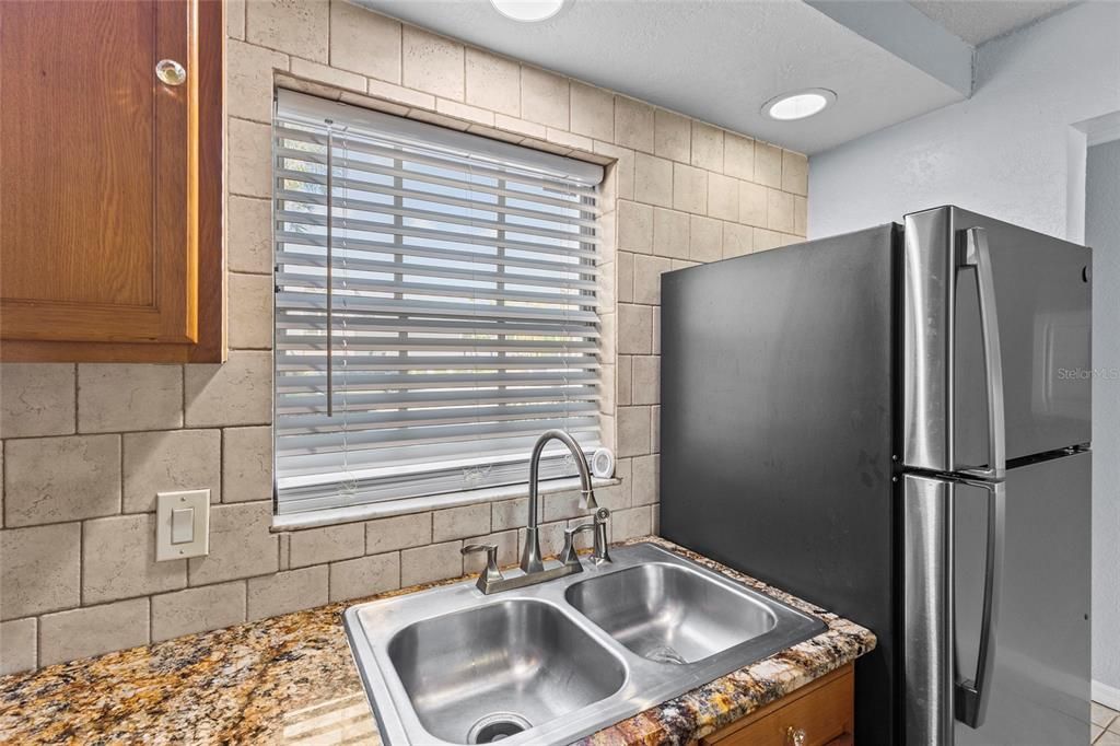 На продажу: $120,000 (1 спален, 1 ванн, 745 Квадратных фут)