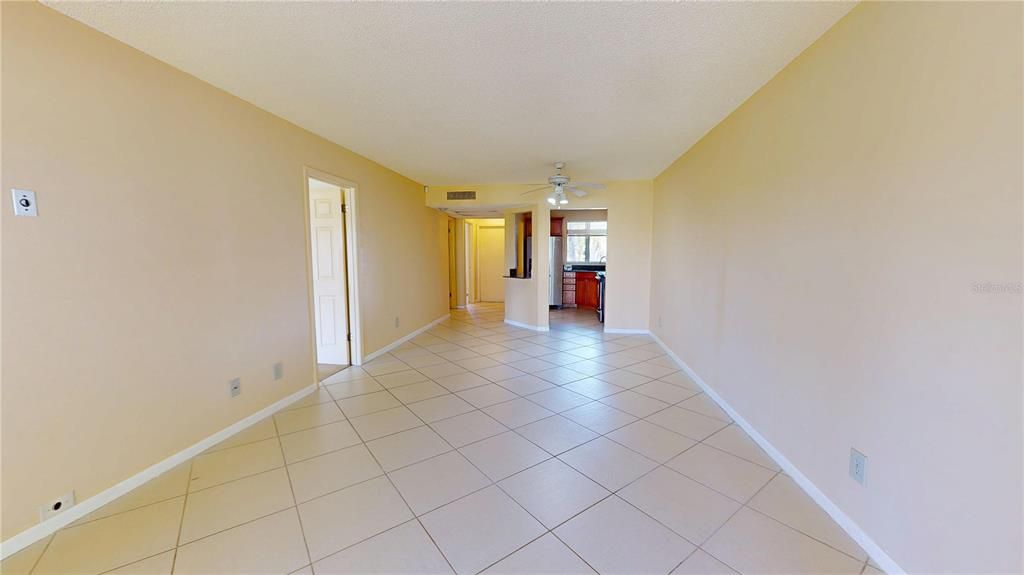 Active With Contract: $220,000 (2 beds, 2 baths, 1035 Square Feet)