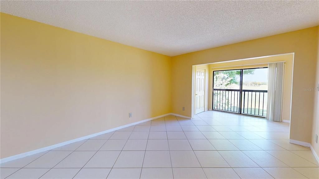 Active With Contract: $220,000 (2 beds, 2 baths, 1035 Square Feet)