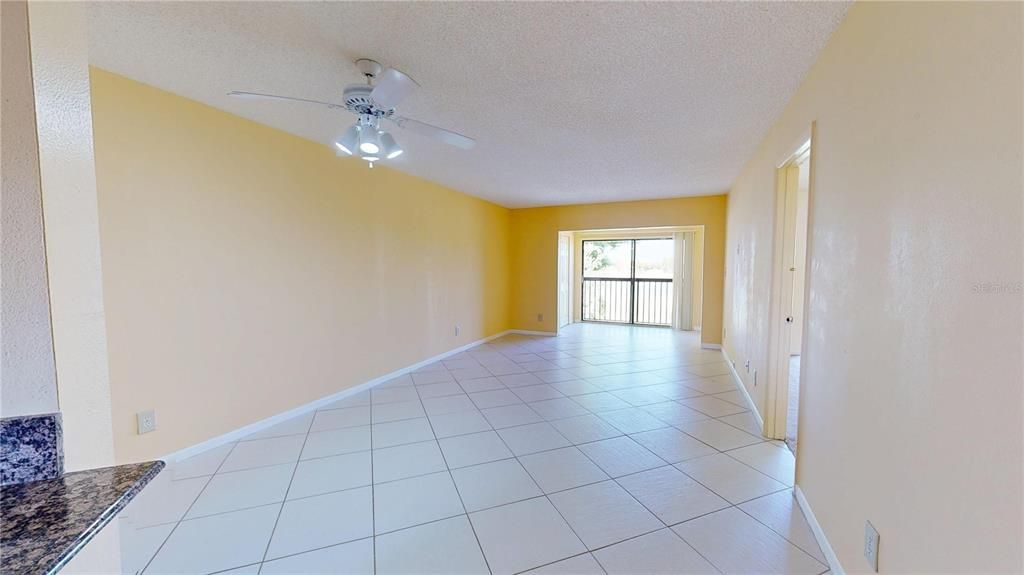 Active With Contract: $220,000 (2 beds, 2 baths, 1035 Square Feet)