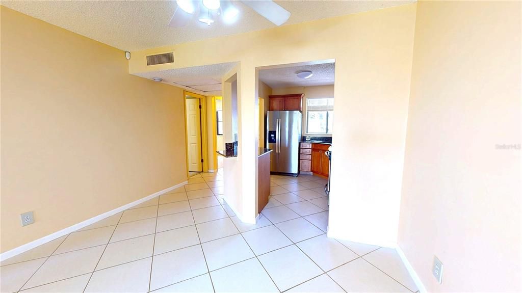 Active With Contract: $220,000 (2 beds, 2 baths, 1035 Square Feet)