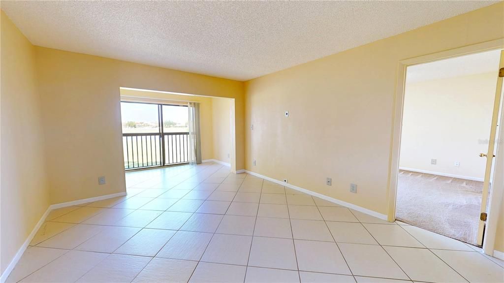 Active With Contract: $220,000 (2 beds, 2 baths, 1035 Square Feet)