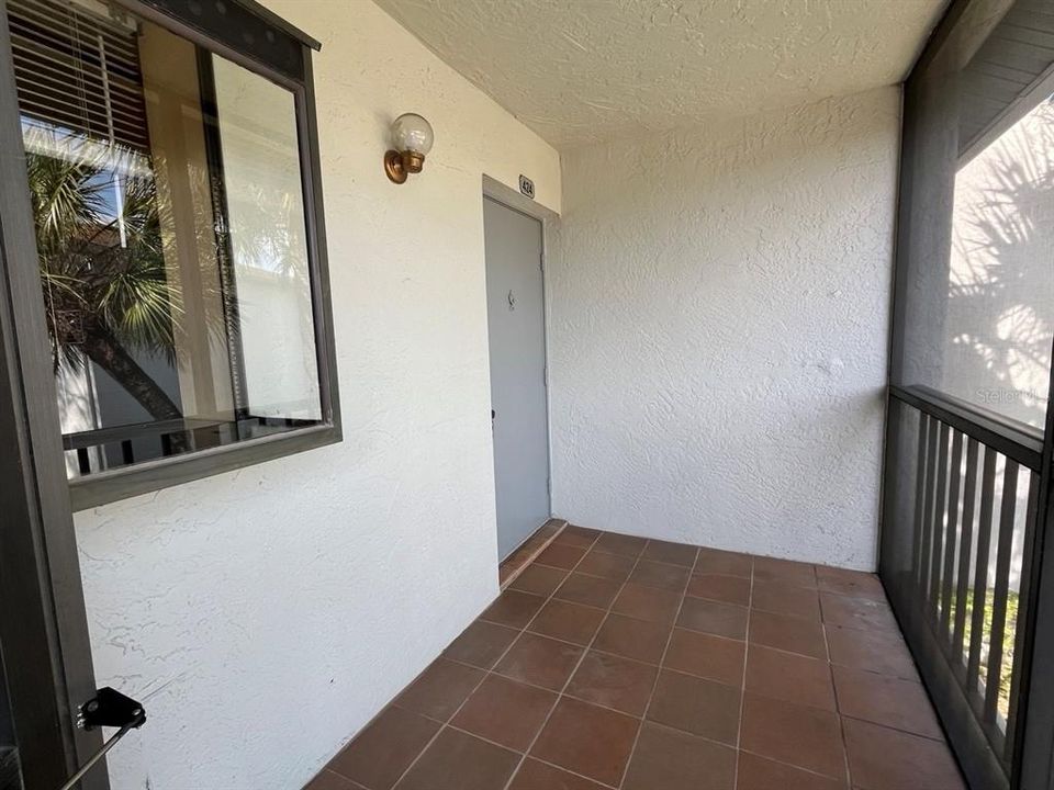 Active With Contract: $220,000 (2 beds, 2 baths, 1035 Square Feet)