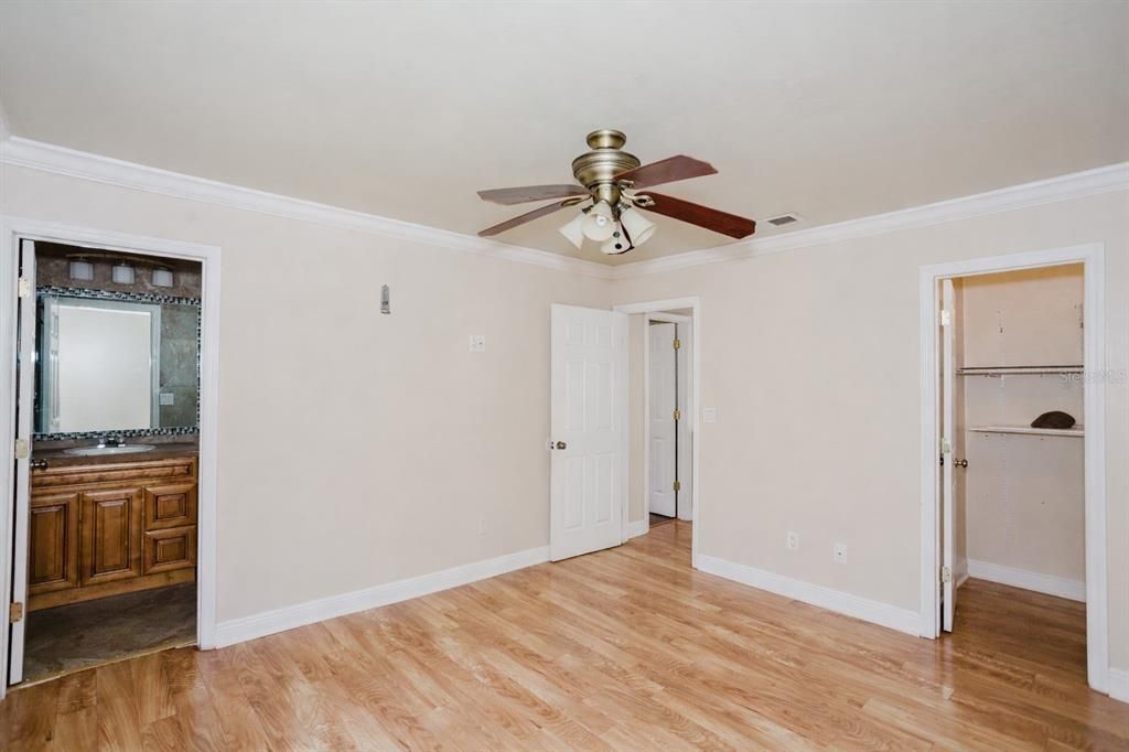 待售: $160,000 (2 贝兹, 1 浴室, 1016 平方英尺)