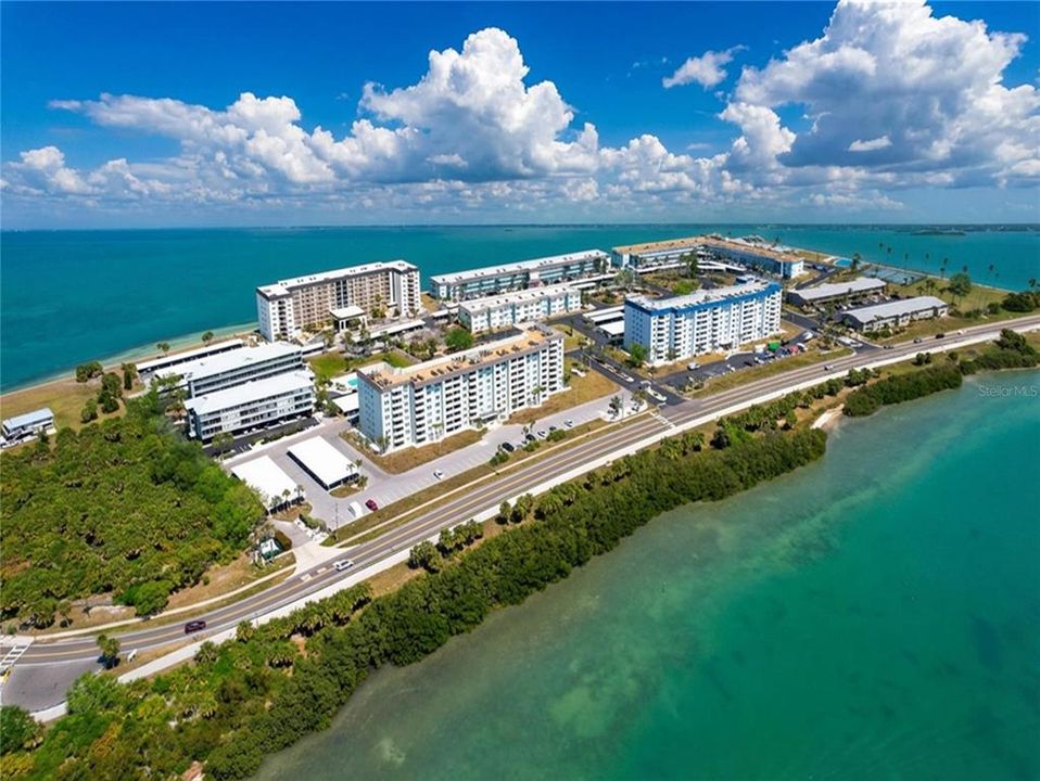 На продажу: $489,900 (3 спален, 2 ванн, 1420 Квадратных фут)