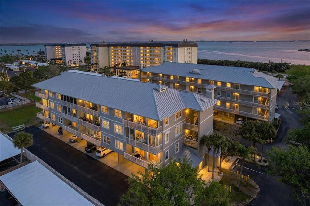 На продажу: $489,900 (3 спален, 2 ванн, 1420 Квадратных фут)