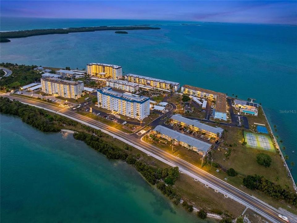 На продажу: $489,900 (3 спален, 2 ванн, 1420 Квадратных фут)