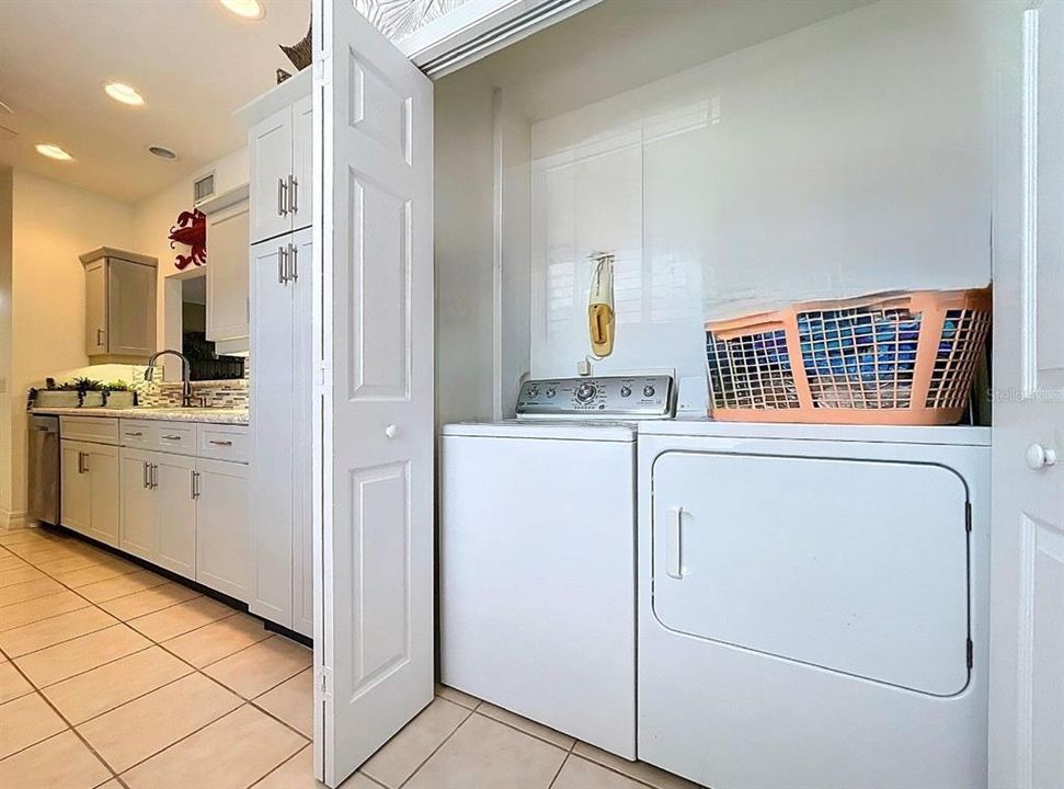 На продажу: $489,900 (3 спален, 2 ванн, 1420 Квадратных фут)