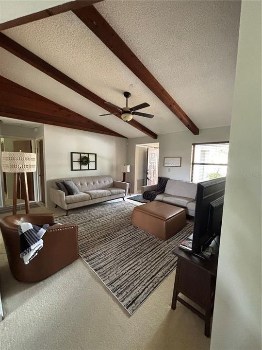 For Rent: $2,200 (2 beds, 2 baths, 934 Square Feet)