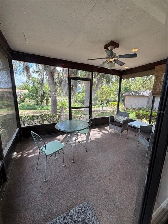 For Rent: $2,200 (2 beds, 2 baths, 934 Square Feet)