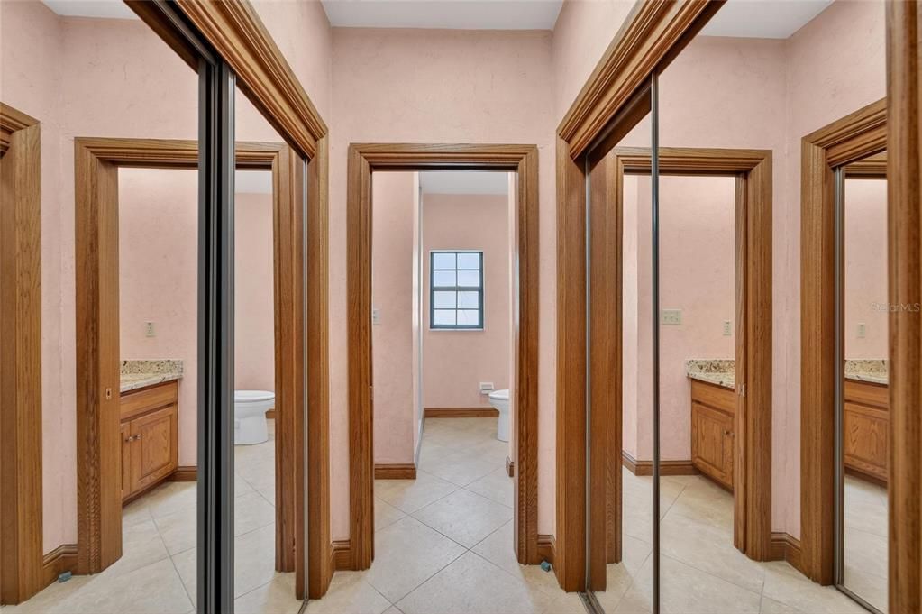 Activo con contrato: $800,000 (4 camas, 4 baños, 4819 Pies cuadrados)