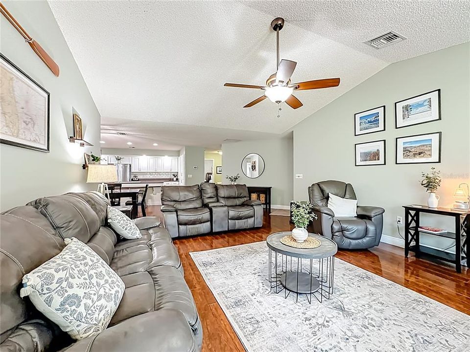 Active With Contract: $574,900 (4 beds, 2 baths, 2474 Square Feet)