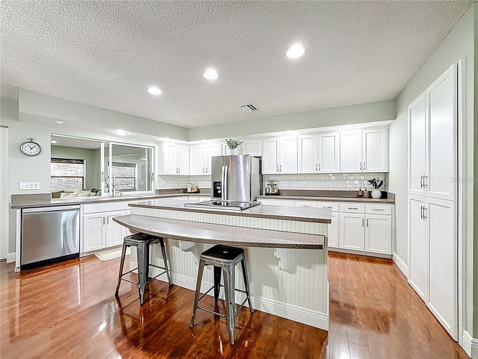 Active With Contract: $574,900 (4 beds, 2 baths, 2474 Square Feet)