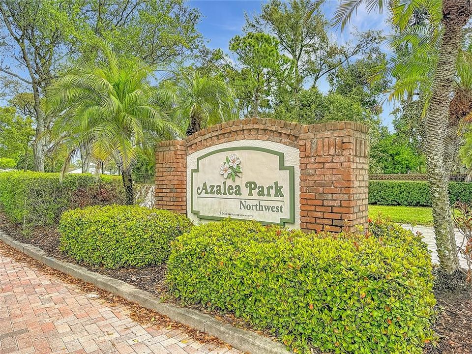 Active With Contract: $574,900 (4 beds, 2 baths, 2474 Square Feet)