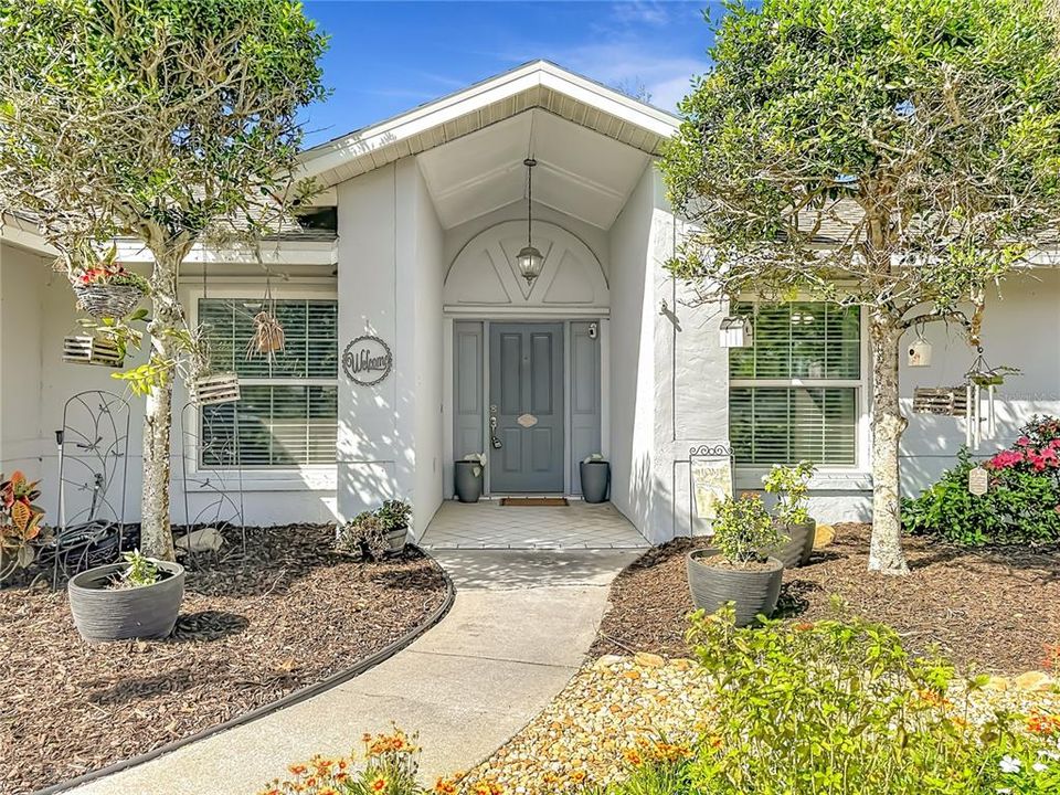 Active With Contract: $574,900 (4 beds, 2 baths, 2474 Square Feet)