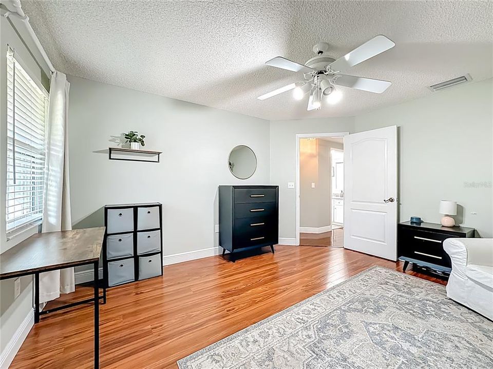 Active With Contract: $574,900 (4 beds, 2 baths, 2474 Square Feet)
