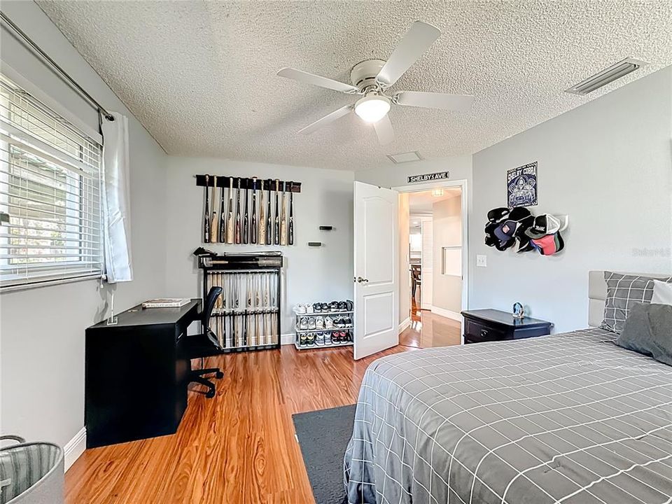 Active With Contract: $574,900 (4 beds, 2 baths, 2474 Square Feet)