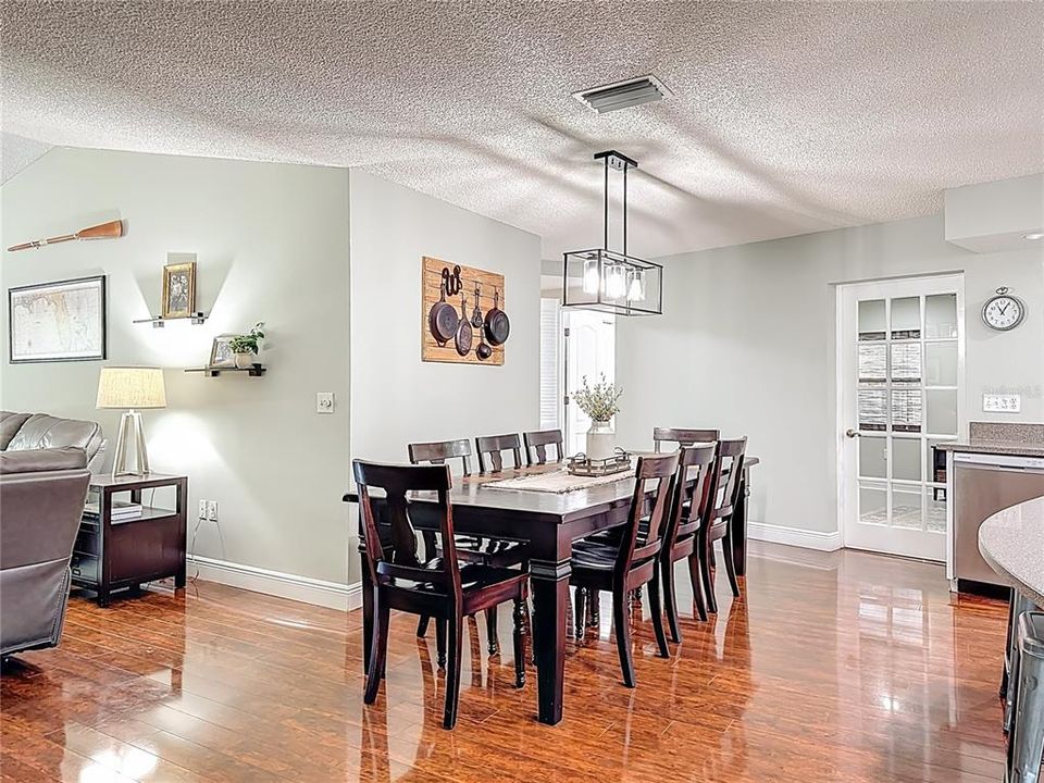 Active With Contract: $574,900 (4 beds, 2 baths, 2474 Square Feet)