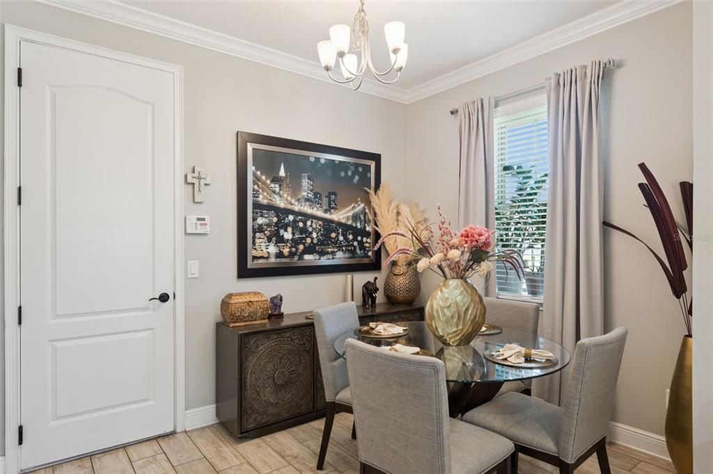 Под контрактом: $375,000 (2 спален, 2 ванн, 1697 Квадратных фут)