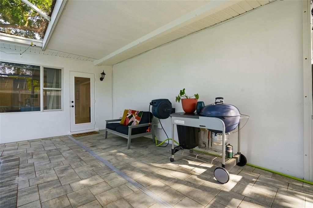 Activo con contrato: $599,000 (4 camas, 2 baños, 1718 Pies cuadrados)