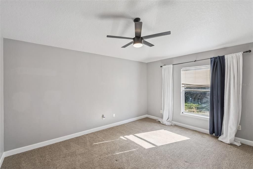 Activo con contrato: $285,000 (3 camas, 3 baños, 1186 Pies cuadrados)