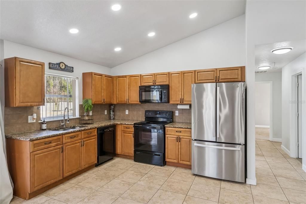 Activo con contrato: $285,000 (3 camas, 3 baños, 1186 Pies cuadrados)