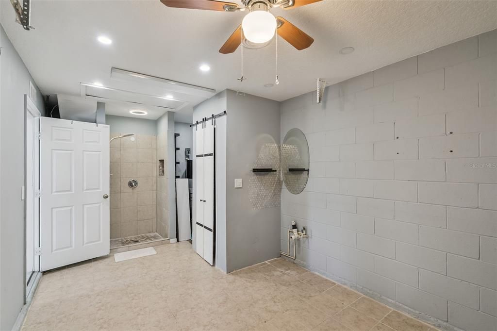 Activo con contrato: $285,000 (3 camas, 3 baños, 1186 Pies cuadrados)