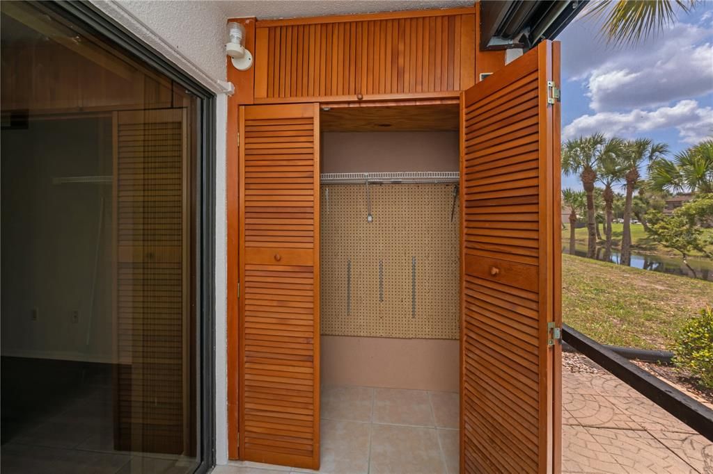 Active With Contract: $139,900 (2 beds, 2 baths, 899 Square Feet)