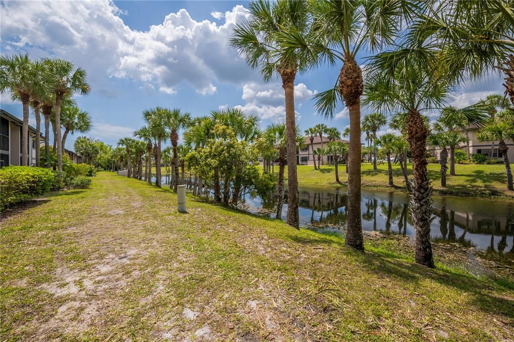Active With Contract: $139,900 (2 beds, 2 baths, 899 Square Feet)