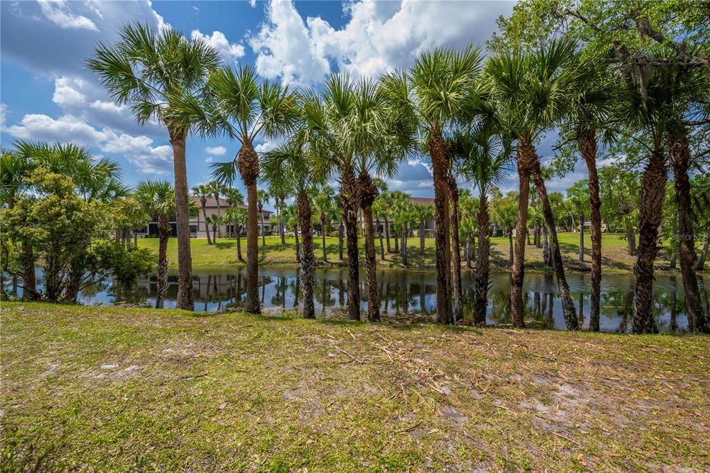 Active With Contract: $139,900 (2 beds, 2 baths, 899 Square Feet)