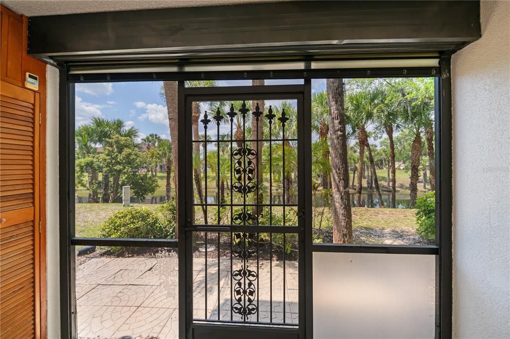 Active With Contract: $139,900 (2 beds, 2 baths, 899 Square Feet)