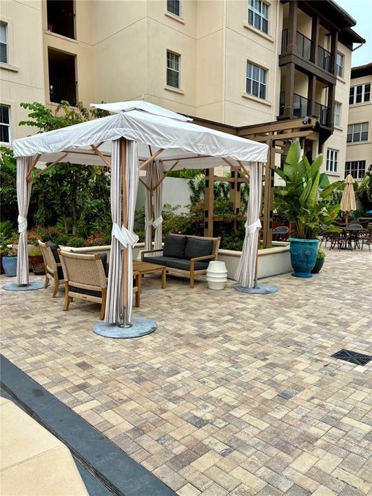Active With Contract: $3,900 (2 beds, 2 baths, 1128 Square Feet)