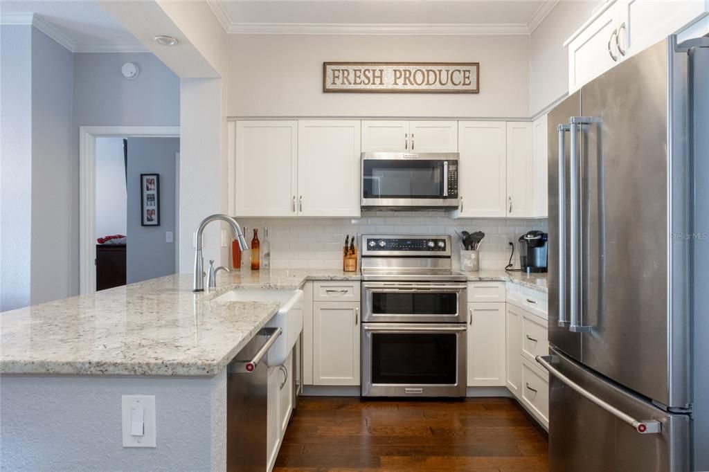 Active With Contract: $3,900 (2 beds, 2 baths, 1128 Square Feet)