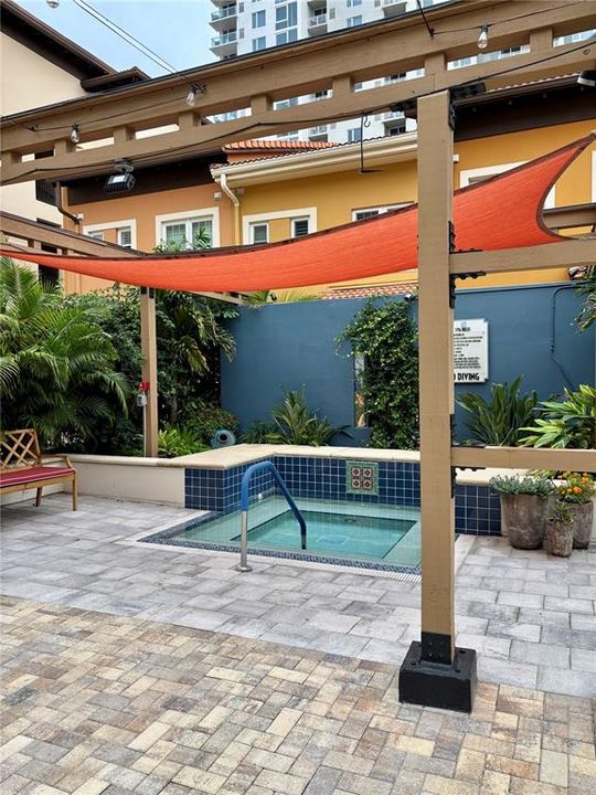 Active With Contract: $3,900 (2 beds, 2 baths, 1128 Square Feet)
