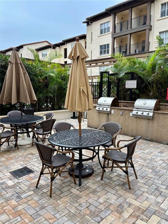 Active With Contract: $3,900 (2 beds, 2 baths, 1128 Square Feet)