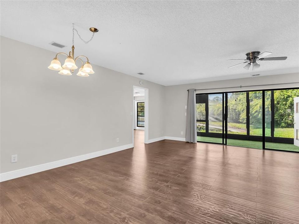 En Venta: $279,000 (3 camas, 2 baños, 1500 Pies cuadrados)