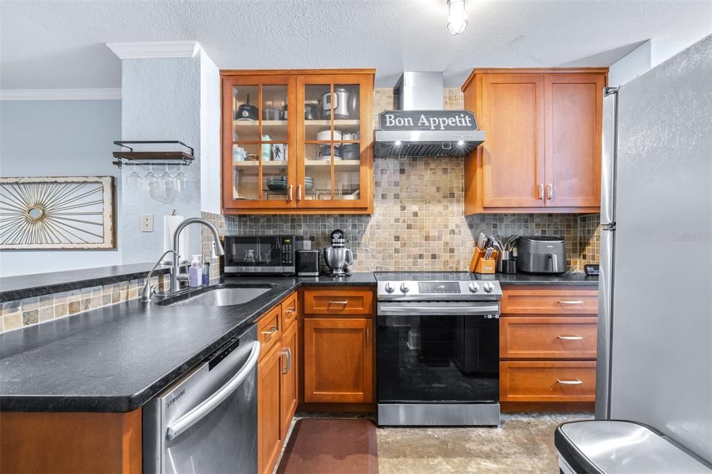 На продажу: $190,000 (2 спален, 2 ванн, 1110 Квадратных фут)