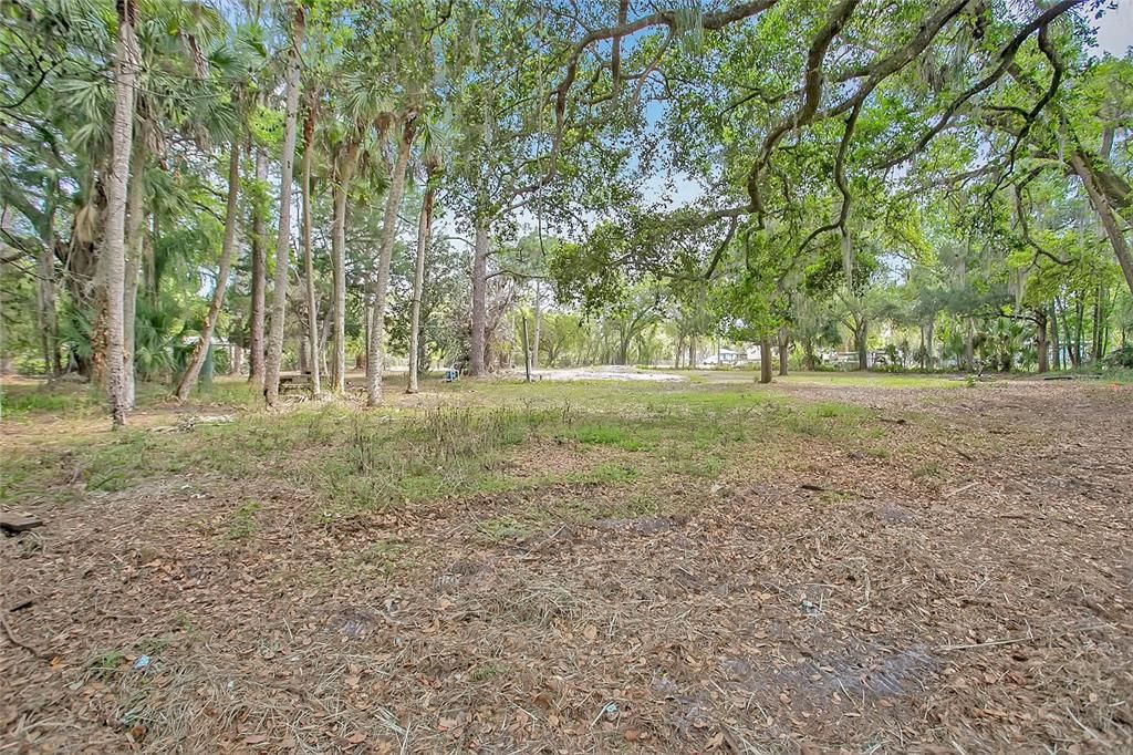 На продажу: $174,900 (1.08 acres)