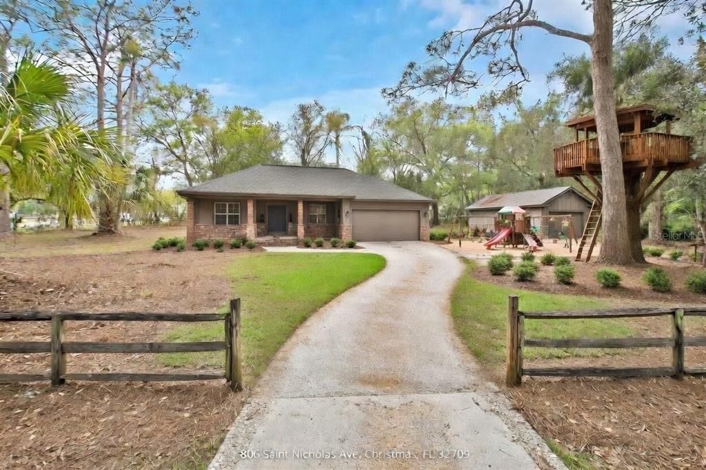 На продажу: $174,900 (1.08 acres)