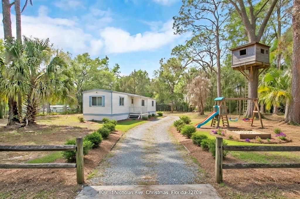 На продажу: $174,900 (1.08 acres)